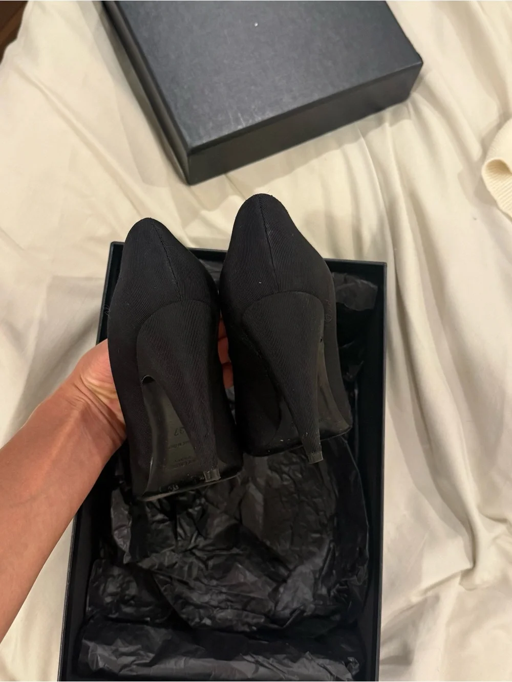 SAINT LAURENT
Anais Bow Pumps - Picture 3 of 4